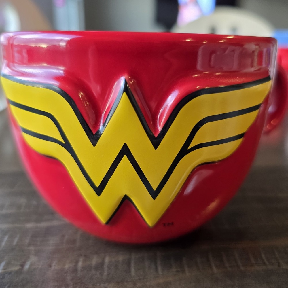 DC Comics Wonder Woman WW Logo Large Ceramic Coffee Mug Tea Cup Soup Ramen Bowl.